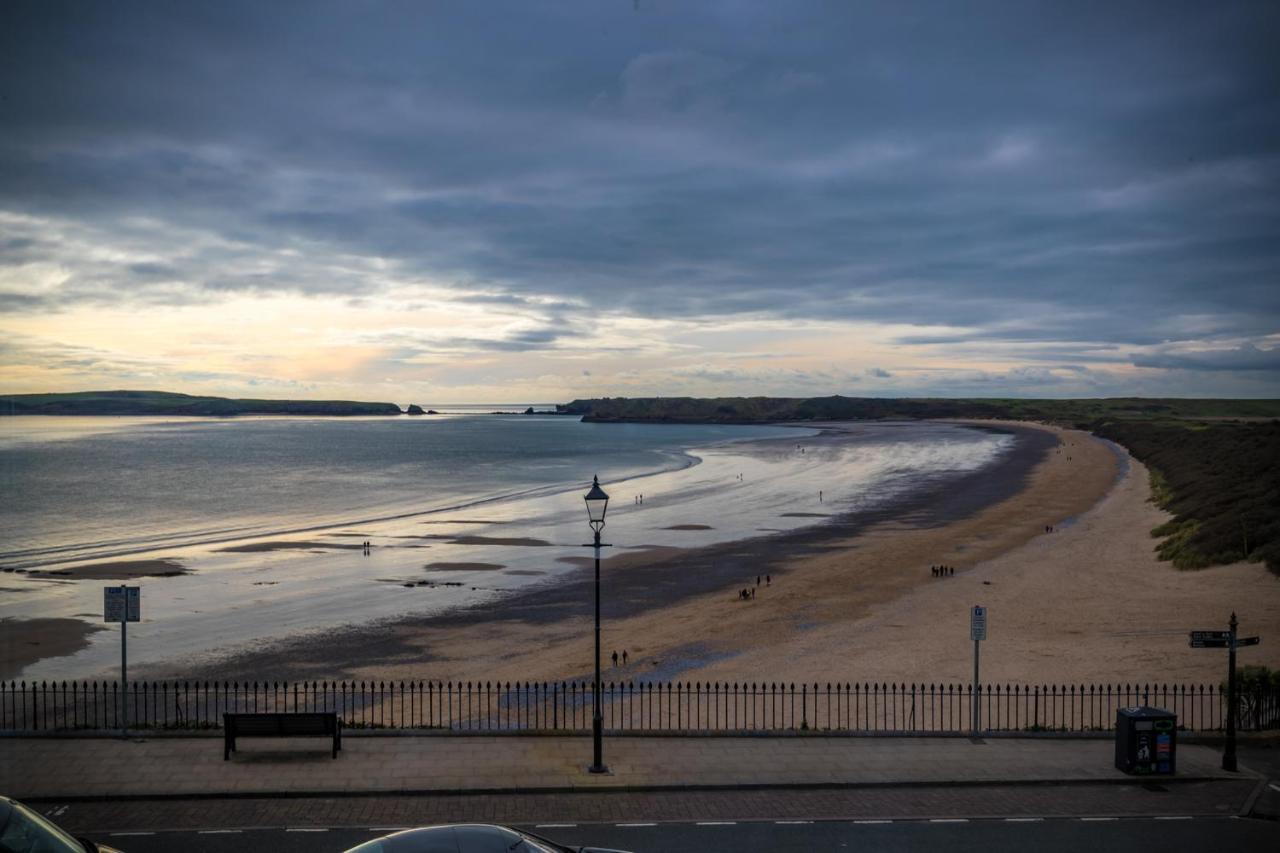 3 South Beach Court - Cosy Seafront Apartment Tenby Eksteriør bilde