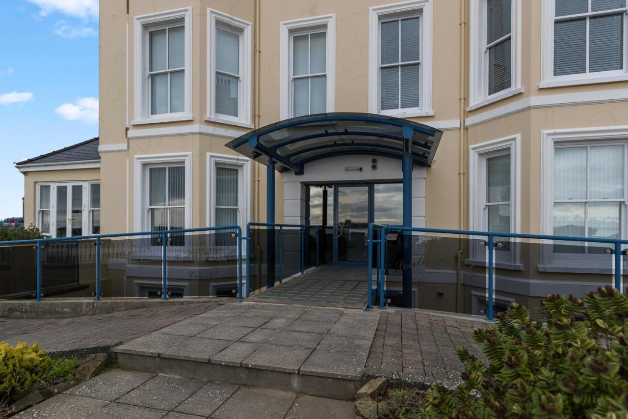 3 South Beach Court - Cosy Seafront Apartment Tenby Eksteriør bilde
